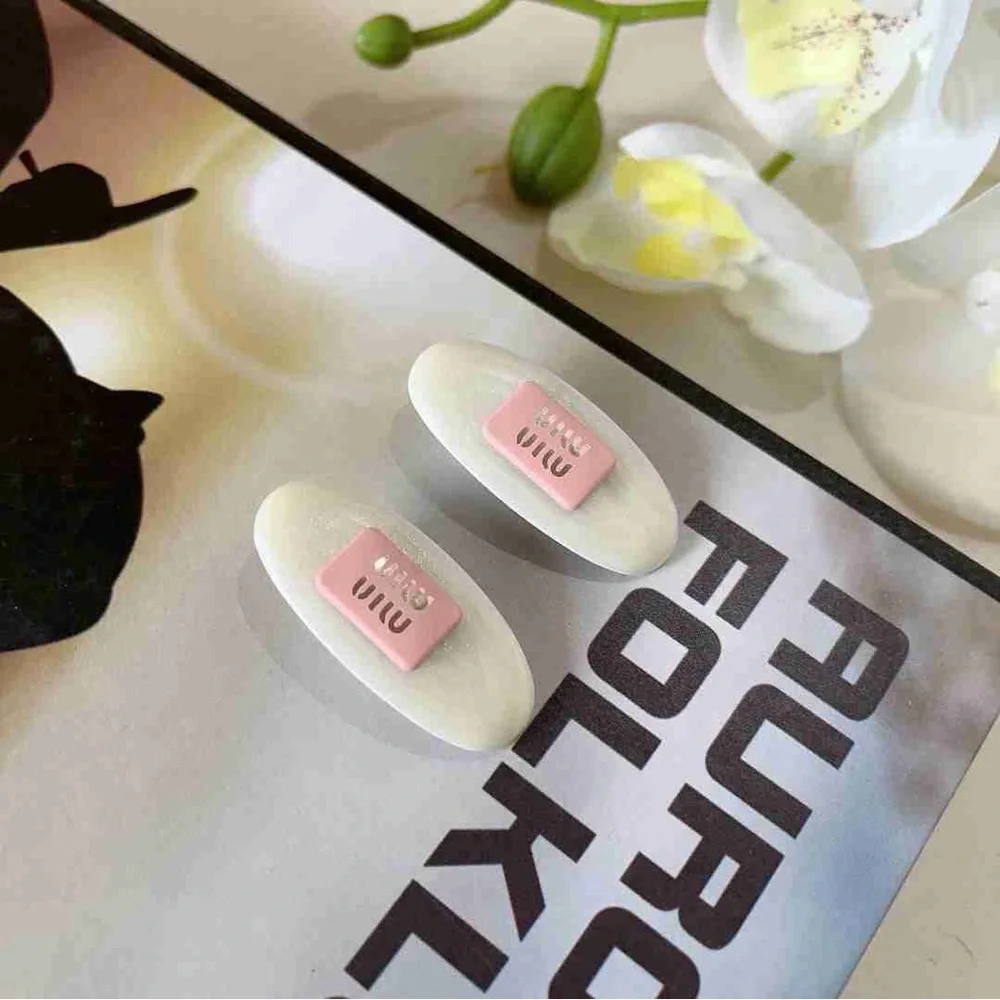 Miu Miu Women's Hair Clip - Picture 5 of 6